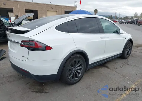 2017 Tesla Model X 100D/75D/90D z USA, uszkodzony, nr VIN 5YJXCBE22HF076523